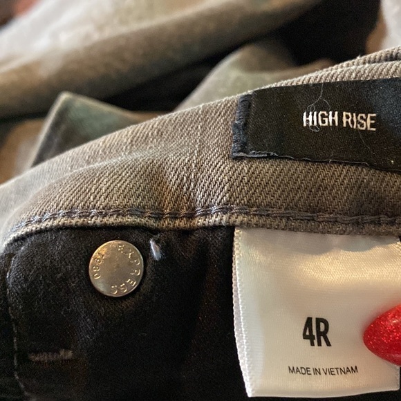 Express Super High Waisted Snakeskin Print Jeans - Picture 10 of 12